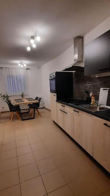 Einzigartiges Apartment Inkl. Gratis Parkplatz Viena Exterior foto